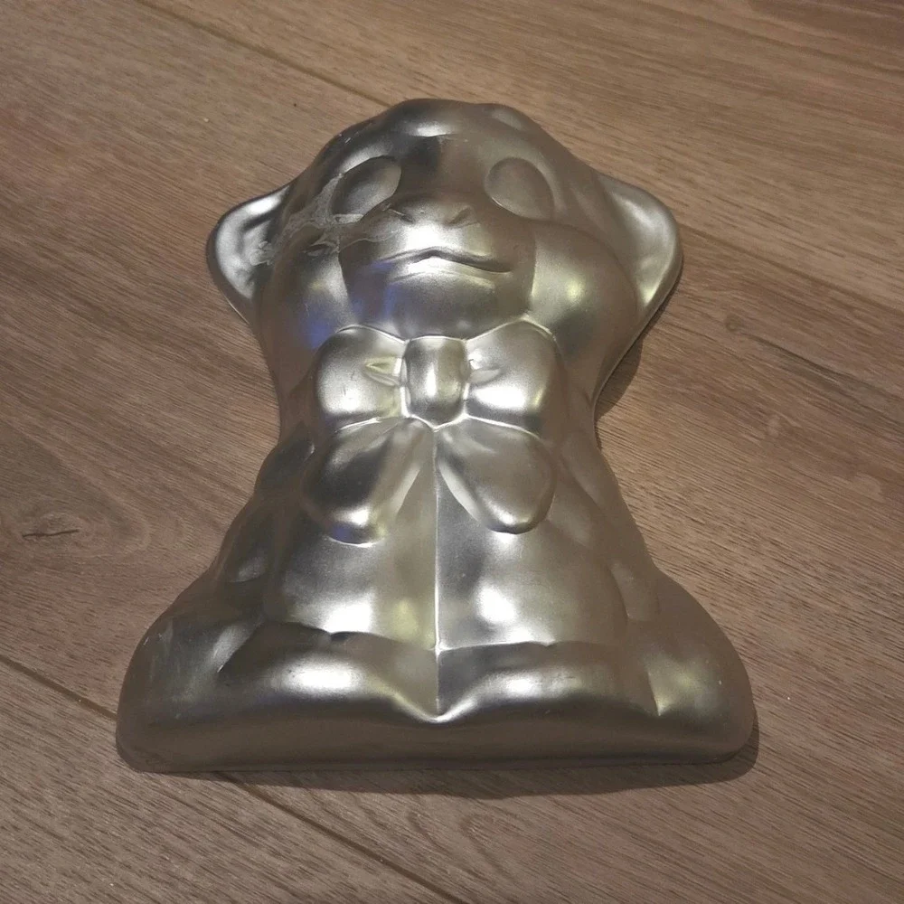 Wilton 1974 Lamb Cake Pan  Model # 506-386 Aluminum Baking‎ Mold